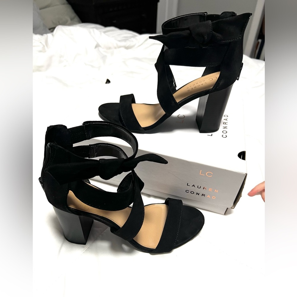 Lauren Conrad bow heel.